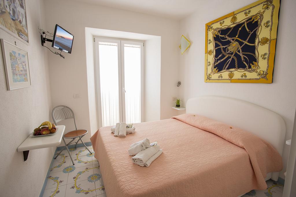 B&B Celestina Ischia Lacco Ameno  Kamer foto