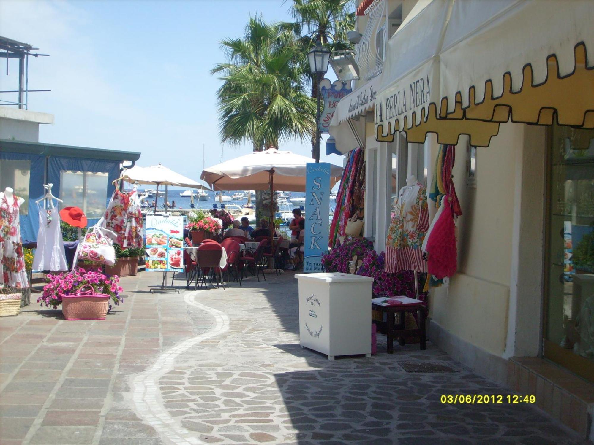 B&B Celestina Ischia Lacco Ameno  Buitenkant foto
