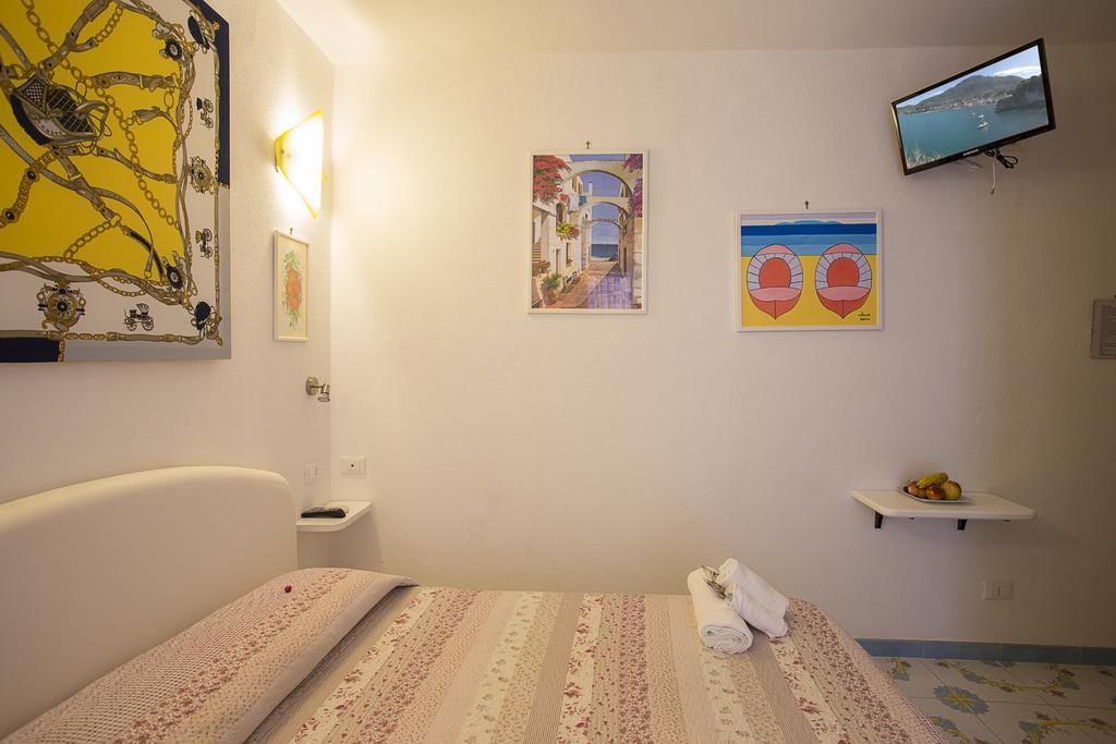 B&B Celestina Ischia Lacco Ameno  Buitenkant foto